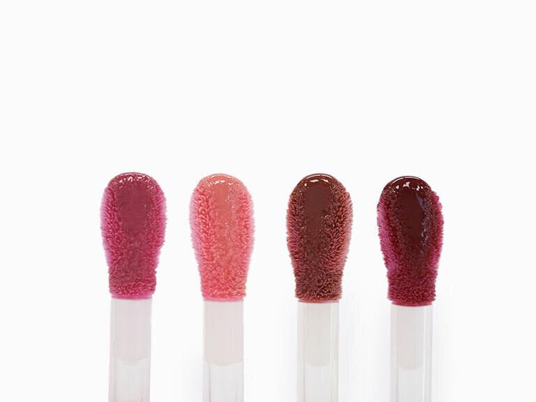 Resized Media/Tinted Lip Oil Life Style