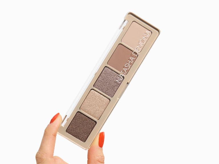 Resized Media/0325 BOXY Choice InHand NATASHADENONAHotTaupicEyeshadowPaletteHotTaupic 3443