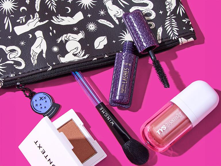 Resized Media/1024 GB FlatLay 3