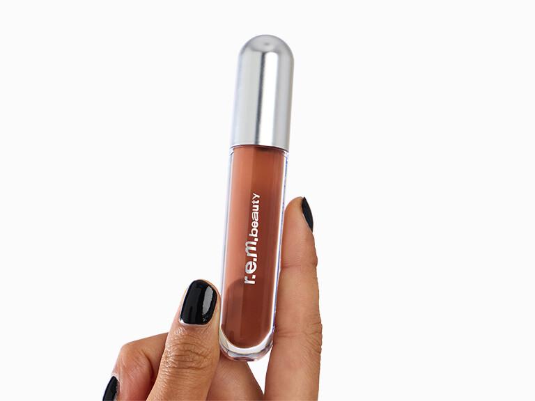 Resized Media/1025 BOXY Choice InHand SLIDE24 R E M BEAUTYEssentialDripGlossyBalm Hocuscocoa 6427