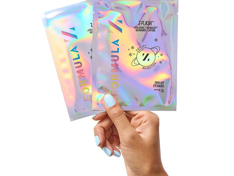Resized Media/1124 GB Choice InHand Z FlashCryoLiftEyeMasks0302 1