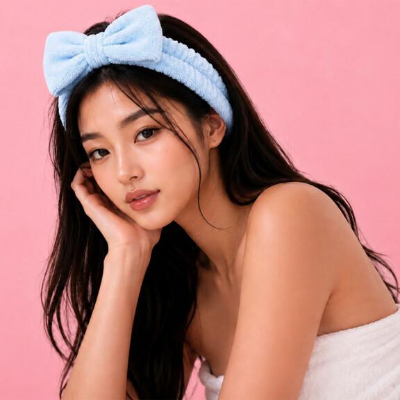 Resized Media/ATSKATL2000012 ATTAIN SKINCARE BOW SPA HEADBAND BLUE FULL LIFESTYLE