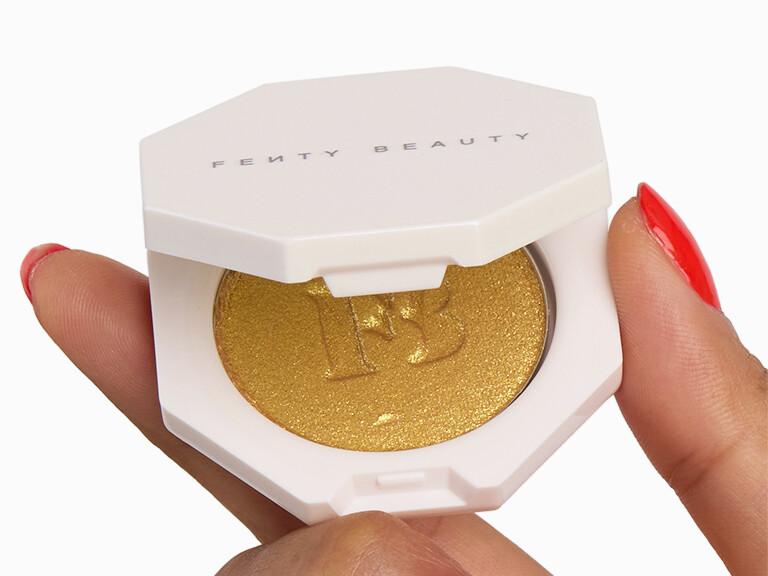 Resized Media/FENTYBEAUTYMiniKillawattFreestyleHighlighterTrophyWife InHand 1887