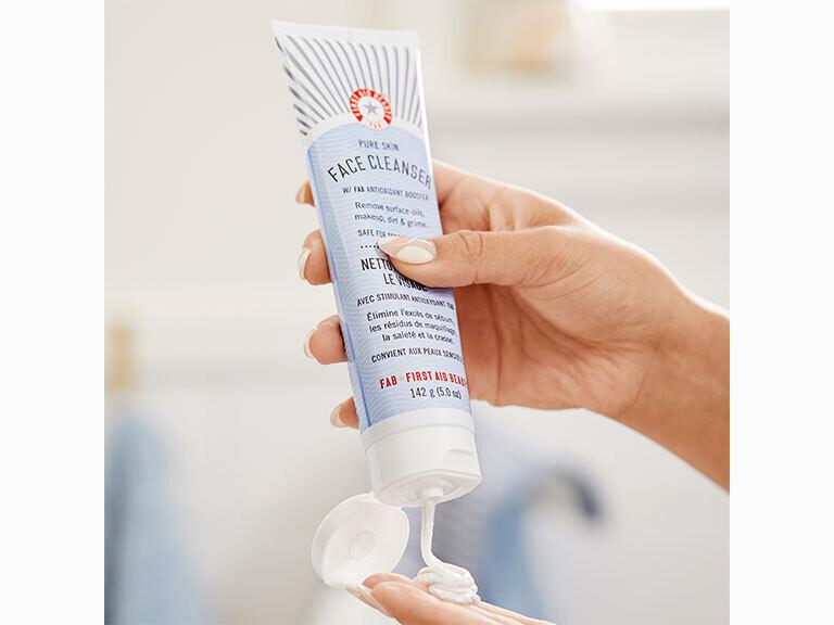 Resized Media/FIRSTAIDBEAUTY Pure Skin Face Cleanser 0 34oz Carton Pac Shot 1