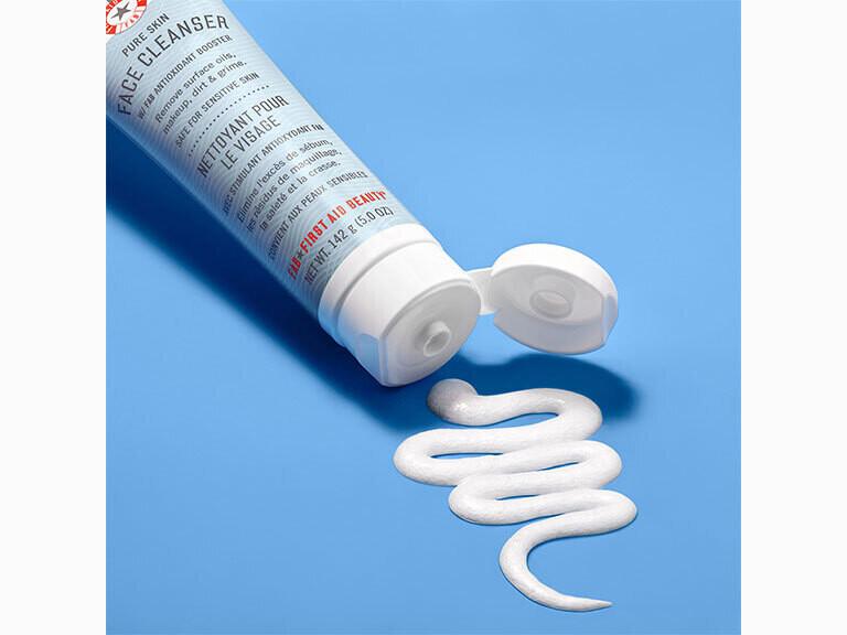 Resized Media/FIRSTAIDBEAUTY Pure Skin Face Cleanser 0 34oz Swatch Shot
