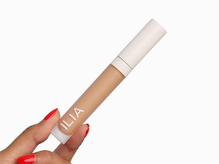 Resized Media/IliaBeautyTrueSkinSerumConcealerinKava InHand 2225