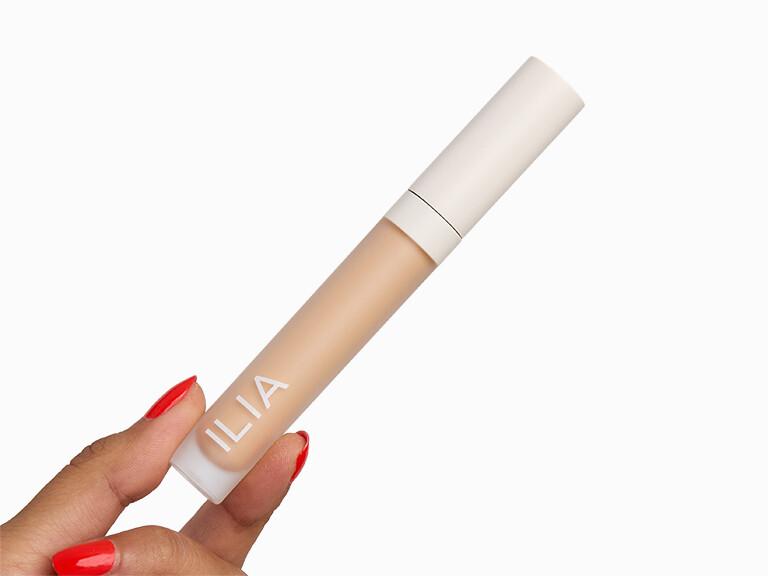 Resized Media/IliaBeautyTrueSkinSerumConcealerinSuma InHand 2225