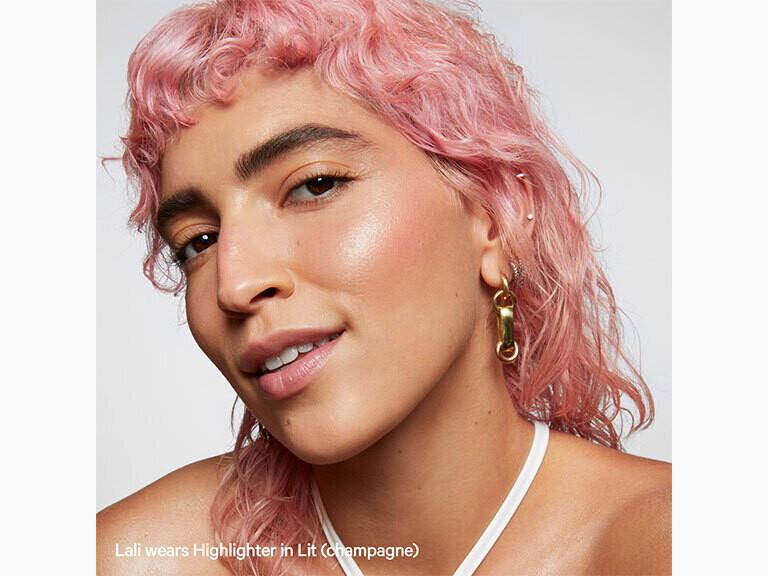 Resized Media/MILKCHK1069124 MILKMAKEUP HIGHLIGHTER LIT3