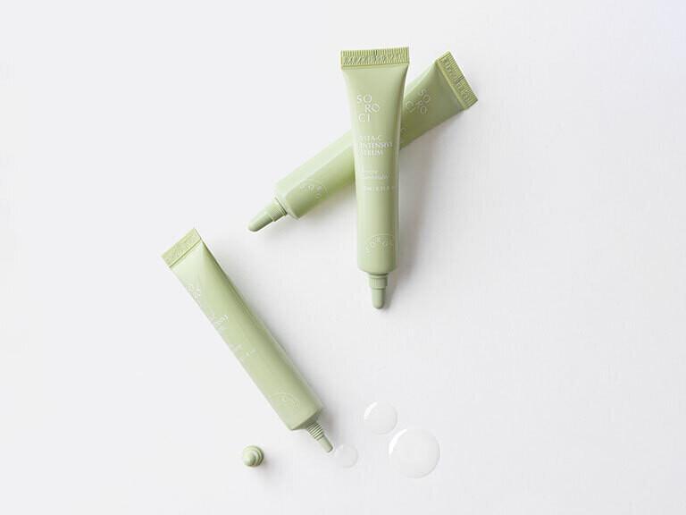 Resized Media/SOROCI VitaCIntensiveSerum NA SAMPLE Lifestyle2